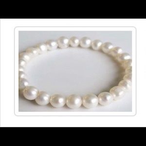 White Freshwater Pearl Stretch Bracelet